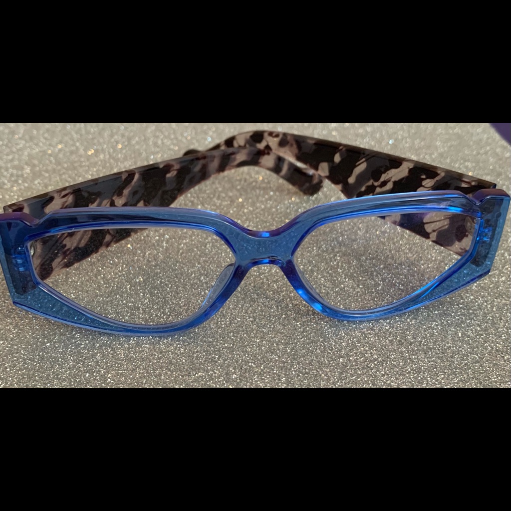 Cute & Classy Non Designer Eyewear